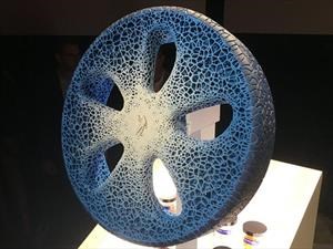 Video: Michelin presentó su rueda orgánica e imprimible