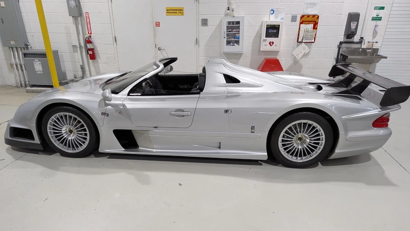 Mercedes CLK GTR Roadster incautado: el unicornio de 13 millones de dólares