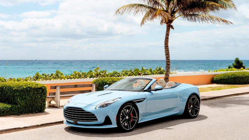 Aston Martin DB12 Volante Palm Beach Edition: lujo a la medida