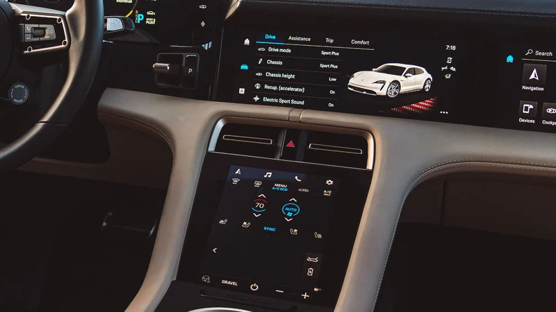 Los botones y controles físicos de los autos son más seguros que las pantallas táctiles