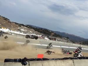 Video: Dos pilotos de la MotoAmerica Superbike mueren en aparatoso accidente 