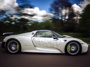 Porsche regaló a través de Facebook un viaje de 1,000 km a bordo de un 918 Spyder