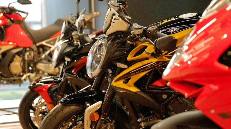 Mercado de motos en Colombia cae 15,2 % en agosto, pero crece 17,8 % anual
