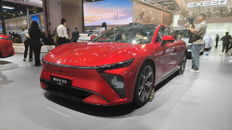 Shanghai 2025: Exeed renueva el Exlantix ES antes de su llegada a Chile