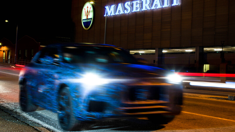 Maserati Grecale va saliendo a la calle