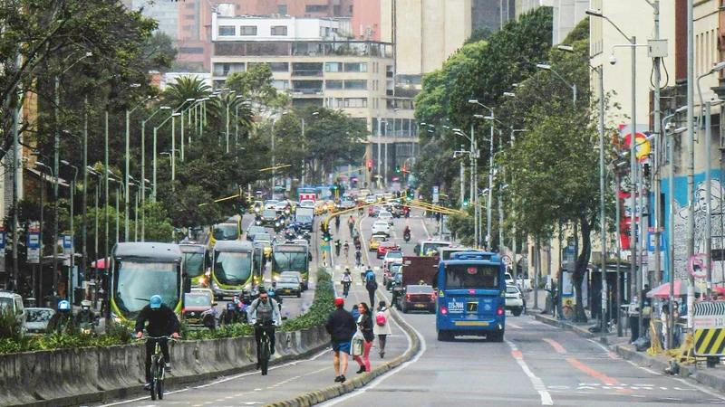 Desplazamientos largos, principal obstáculo del regreso a la oficina en Colombia