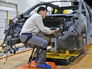 Hyundai promueve exoesqueletos para trabajo pesado en la industria