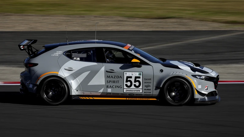 Mazda prueba su sistema móvil de captura de CO₂ en competencia