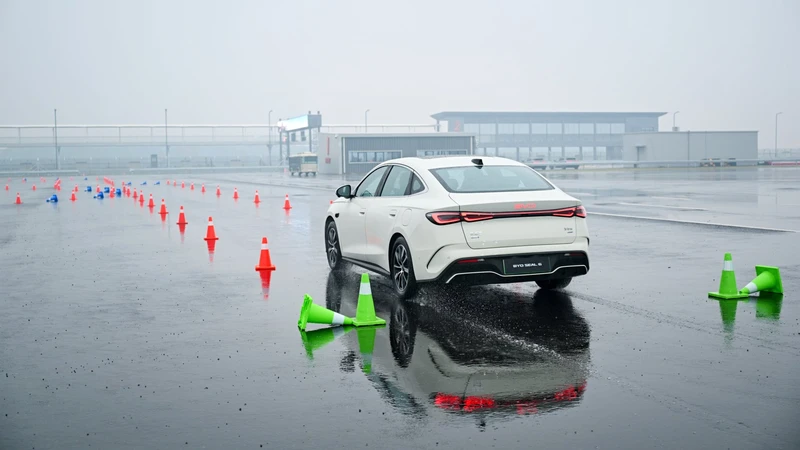 BYD Seal 6, primer contacto en China con el posible sustituto del King