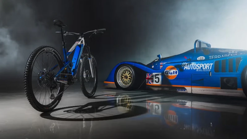 Mondraker Crafty Unlimited Gulf Edition: la eBike inspirada en el Porsche Kremer K8