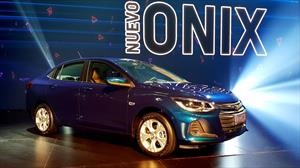 Nuevos Chevrolet Onix Plus y Onix para Argentina