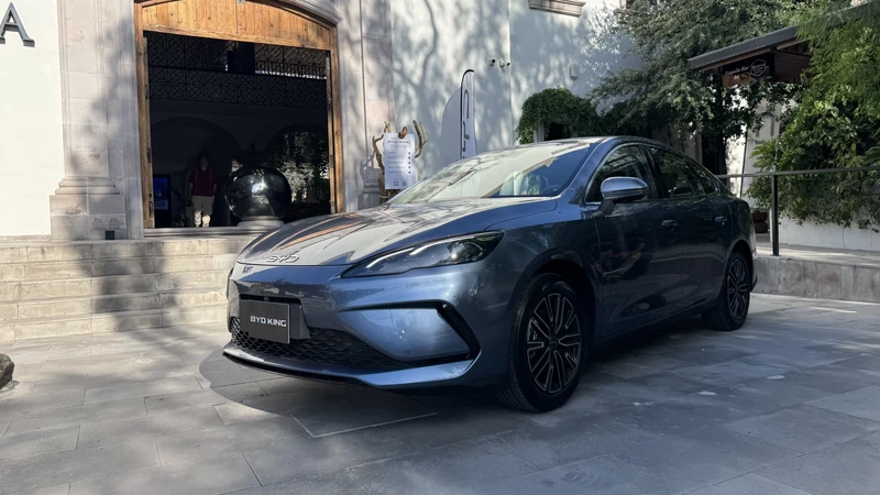 BYD King 2027, primer contacto en México con este super eficiente sedán PHEV