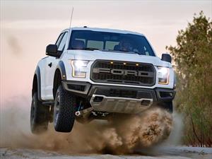 Ford Raptor 2017 nos muestra su poder en el desierto de Mojave