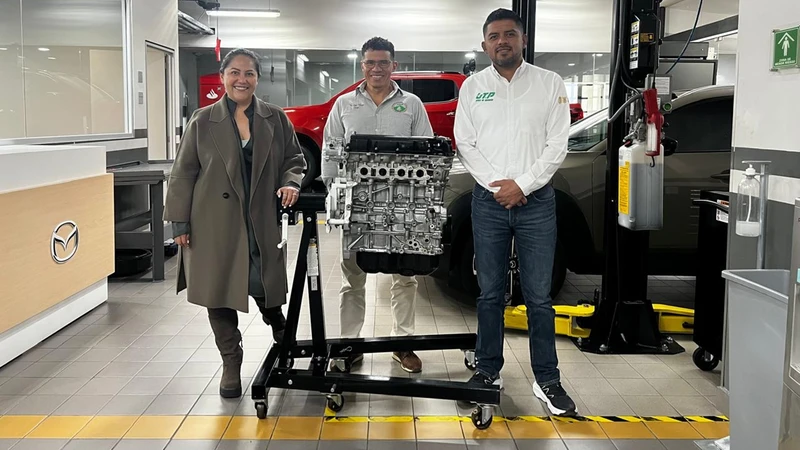 Mazda dona motores SKYACTIV a universidad de Guerrero para impulsar la formación automotriz