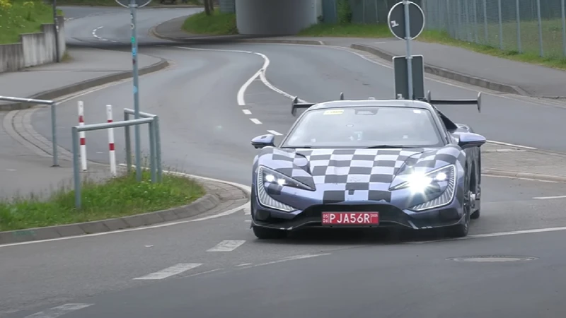 Video - BYD YangWang U9 asume el desafío de Nürburgring