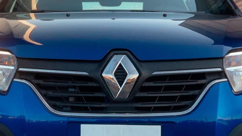 Renault podría cerrar cuatro plantas en Francia
