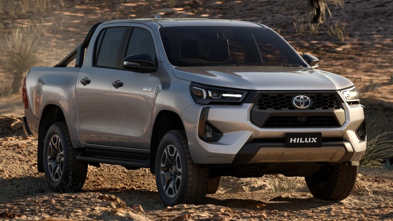La más reciente actualización de la Toyota Hilux, con mecánica híbrida, podría llegar a la región