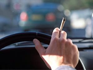 Conducir después de consumir marihuana aumenta el riesgo de sufrir un accidente