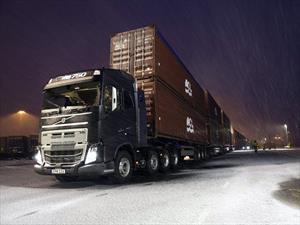Un camión Volvo logró arrastrar 750 toneladas
