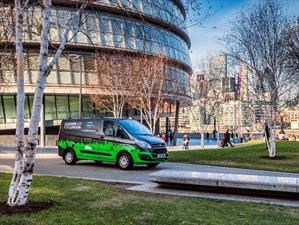 Ford suelta 20 furgones híbridos a trabajar en Londres