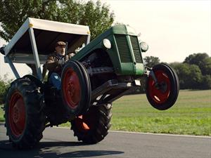 Video: un tractor con alma de Hot Rod