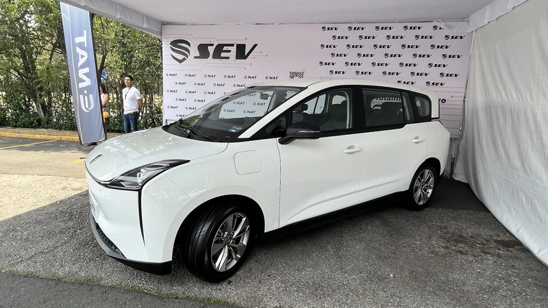SEV E-NAT 2023 llega a México, una nueva minivan eléctrica