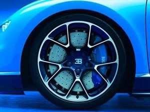 Bugatti Chiron con calipers bajo impresión 3D