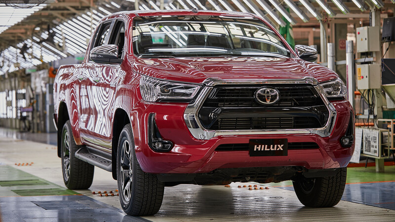 YPF es el lubricante de fábrica de Toyota Hilux