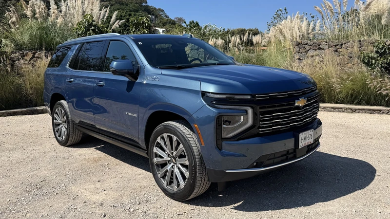 Chevrolet Suburban y Tahoe 2025, precios y versiones en México