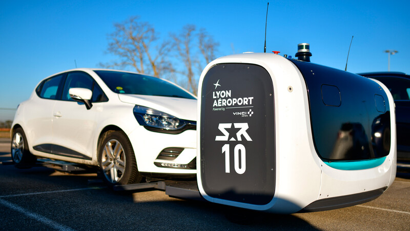 ¿Dejarías que un robot autónomo estacione tu auto en el aeropuerto?