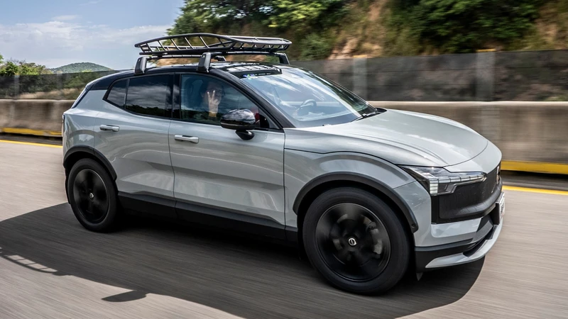 Volvo EX30 Cross Country 2026 primer manejo en México ¡Una SUV eléctrica única en su tipo!