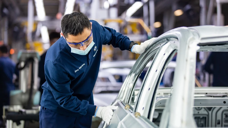 Trump presiona al T-MEC con nuevas reglas para autos fabricados en Norteamérica