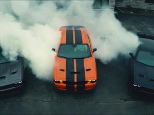 Video: Tres Dodge Challenger SRT Hellcat queman caucho juntos