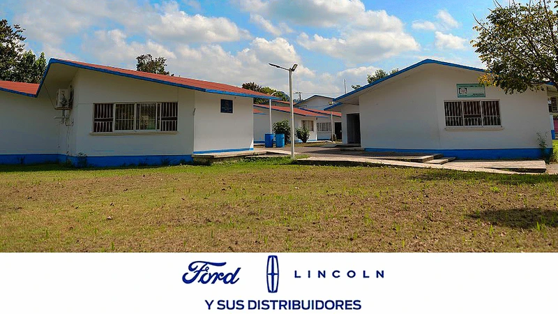 Escuelas Ford inicia reconstrucción en Veracruz tras inundaciones