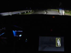 Ford crea luces que utilizan cámaras y GPS para ser más precisas