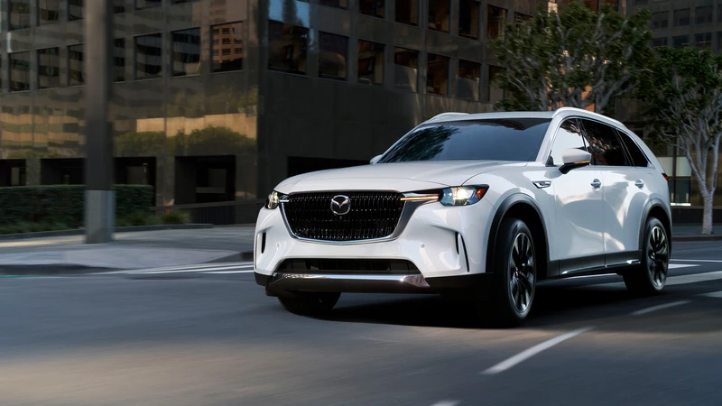 Mazda expandirá su gama híbrida en México con tres nuevas SUV hasta 2029