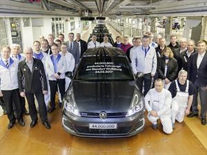 La planta de Volkswagen en Wolfsburg produce su unidad 44 millones
