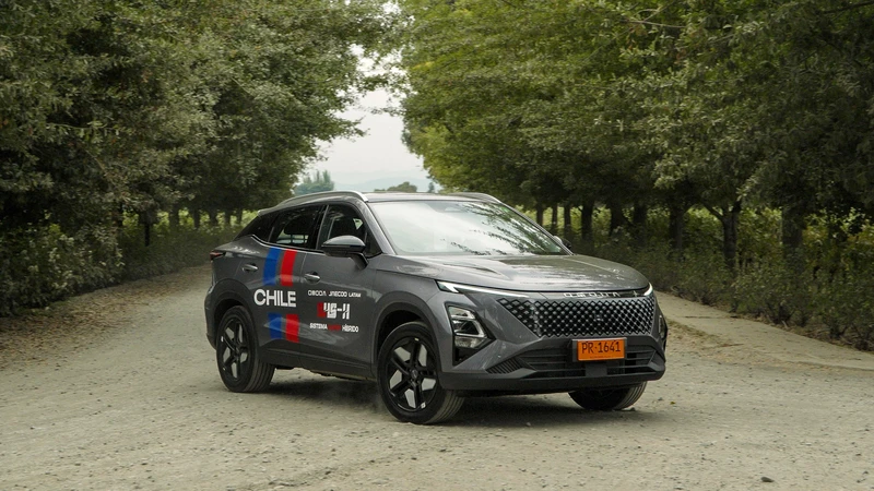 Omoda trae a Chile su primer híbrido auto recargable: el C5 SHS-H