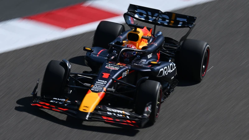 Fórmula 1 2024: Test Día 1, Max Verstappen vuela con el RB20