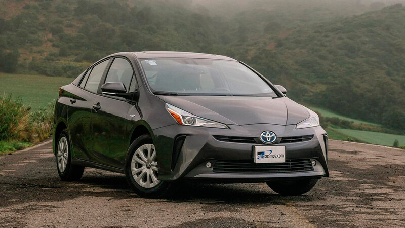 Toyota adelanta su objetivo de ventas de vehículos electrificados