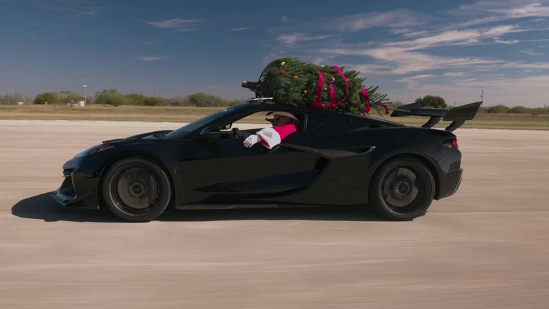 Video - Hennessey establece récord al rodar con un árbol de Navidad en el techo de un Corvette ZR1