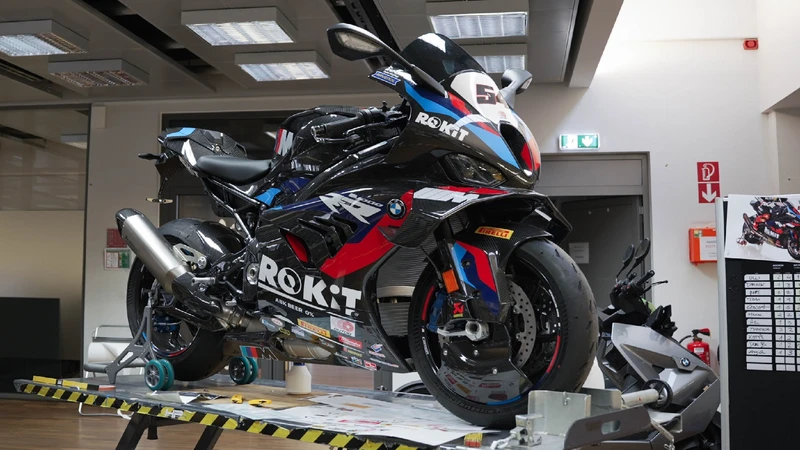 BMW Motorrad M RR WSBK Champion Edition 2024, 54 unidades para celebrar el campeonato