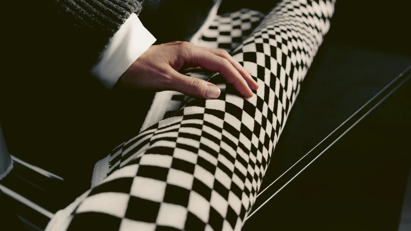 Porsche resucita a sus icónicas tapicerías Pasha, tartán y Pepita