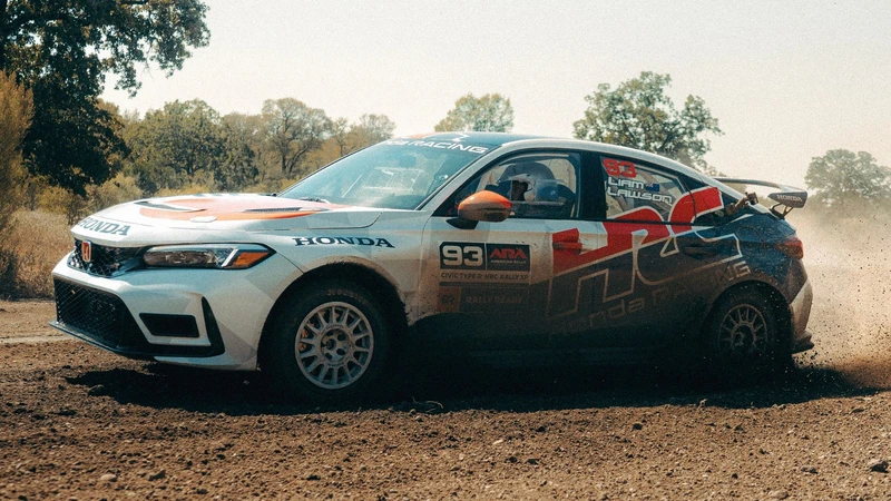 Honda Civic Type R HRC Rally XP, el “hot hatch japonés” está listo para la tierra y el lodo