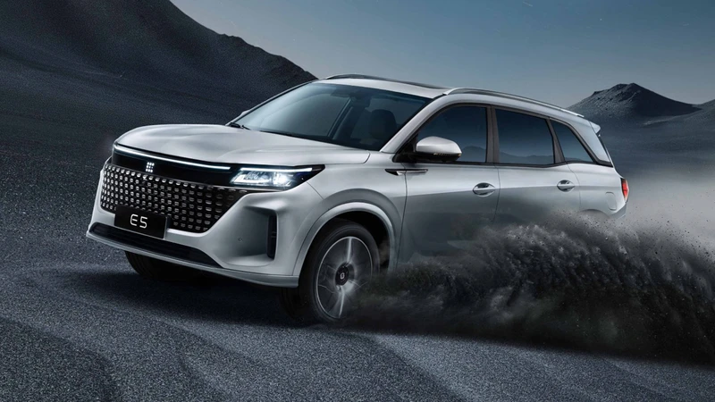 Lanzamiento: el DFSK E5 PHEV ya tiene precio en Argentina