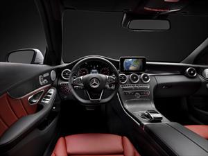 Mercedes-Benz Clase C 2015, primeras imágenes del interior