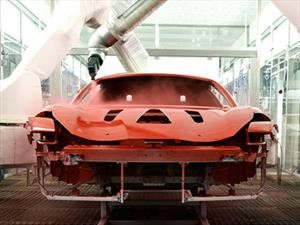Ferrari emplea tecnología de pintura de bajo horneado en la producción de automóviles