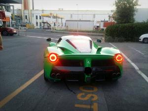 Jay Kay, de Jamiroquai, colorea de verde su Ferrari LaFerrari