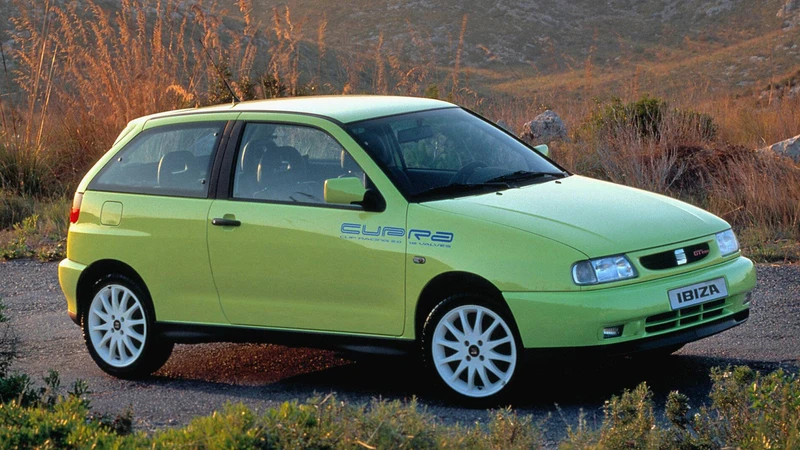 SEAT Ibiza GTI 16V Cupra: el pocket rocket que le dió vida a la exitosa rama deportiva y ahora marca