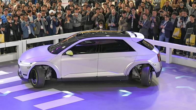 CES 2024 - video: Hyundai Mobion concept, un Ioniq 5 que se mueve como los cangrejos